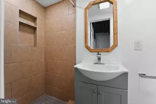 643 S Wickham Road S, Baltimore, MD 21229 - Photo 16