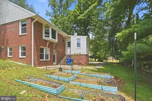 2703 Steele Rd, Baltimore, MD 21209 - Photo 4