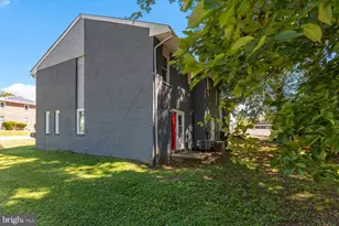 4711 Navarro Ave, Baltimore, MD 21215 - Photo 6