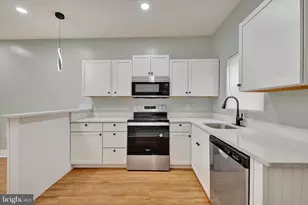 2512 Hollins St, Baltimore, MD 21223 - Photo 8