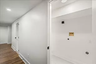 723 E 21st St, Baltimore, MD 21218 - Photo 30