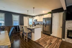 3915 Flowerton Rd, Baltimore, MD 21229 - Photo 2