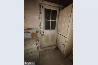 11 S Wickham Road, Baltimore, MD 21229 - Photo 30
