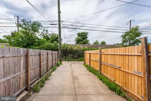2520 E Eager St, Baltimore, MD 21205 - Photo 24