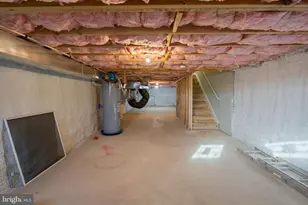 1020 N Eden St, Baltimore, MD 21205 - Photo 36