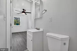 3805 8th St, Baltimore, MD 21225 - Photo 16