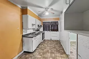 225 N Edgewood St, Baltimore, MD 21229 - Photo 18