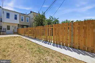 326 E 22nd St, Baltimore, MD 21218 - Photo 36