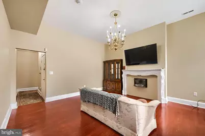 11 W Biddle #11B, Baltimore, MD 21201 - Photo 8