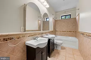 2204 Park Ave, Baltimore, MD 21217 - Photo 18