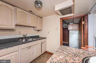 212 W Saratoga St, Baltimore, MD 21201 - Photo 12