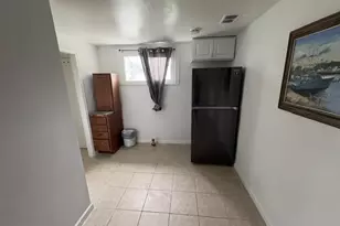 3818 W Bay Ave, Baltimore, MD 21225 - Photo 10