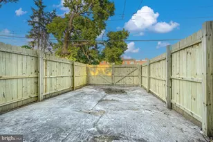 25 S Hilton St, Baltimore, MD 21229 - Photo 28