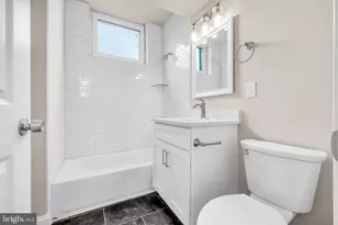 1129 Monroe Cir, Baltimore, MD 21225 - Photo 10