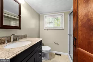 6204 Gernand Rd, Baltimore, MD 21209 - Photo 18