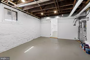 516 E 39th St, Baltimore, MD 21218 - Photo 42