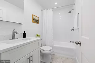 516 E 39th St, Baltimore, MD 21218 - Photo 30