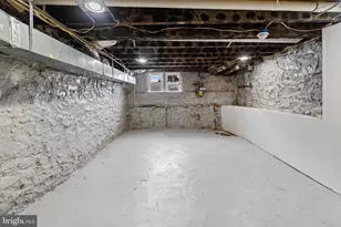 2127 W Mulberry St, Baltimore, MD 21223 - Photo 18
