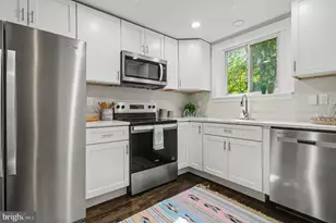 308 Eastway Ct, Baltimore, MD 21212 - Photo 10