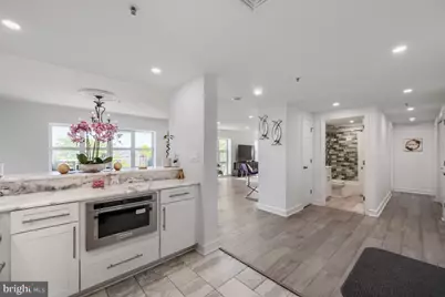 250 President Street #211, Baltimore, MD 21202 - Photo 10