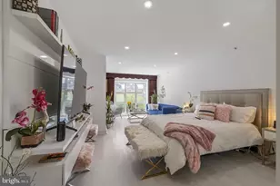 250 President St, Baltimore, MD 21202 - Photo 12