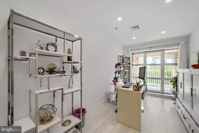 250 President Street #211, Baltimore, MD 21202 - Photo 2