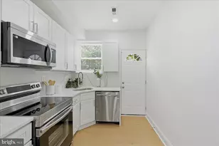 1527 E 29th St, Baltimore, MD 21218 - Photo 10