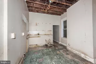 214 N Fulton Ave, Baltimore, MD 21223 - Photo 4