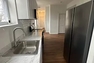 141 S Augusta Ave, Baltimore, MD 21229 - Photo 8