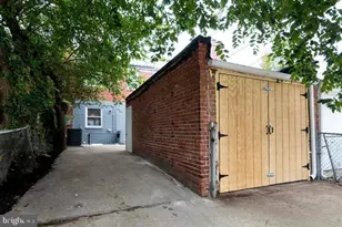 1523 Lochwood Rd, Baltimore, MD 21218 - Photo 4