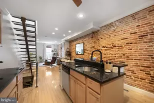 7 S Robinson St, Baltimore, MD 21224 - Photo 12
