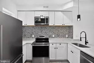 2877 Woodbrook Ave, Baltimore, MD 21217 - Photo 12