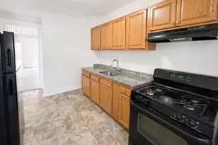 411 N Edgewood St, Baltimore, MD 21229 - Photo 10