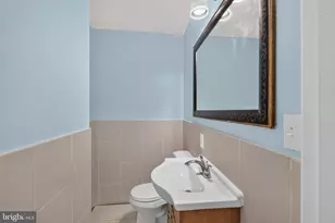 214 S Augusta Ave, Baltimore, MD 21229 - Photo 32