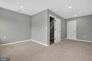 1006 E Preston St, Baltimore, MD 21202 - Photo 16