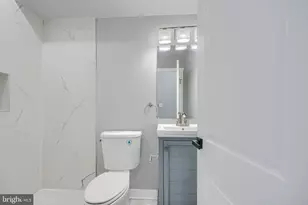 110 N Lakewood Ave, Baltimore, MD 21224 - Photo 36