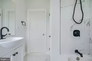 2225 Dukeland St, Baltimore, MD 21216 - Photo 18