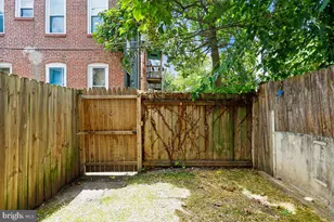 2615 Monument St, Baltimore, MD 21205 - Photo 24