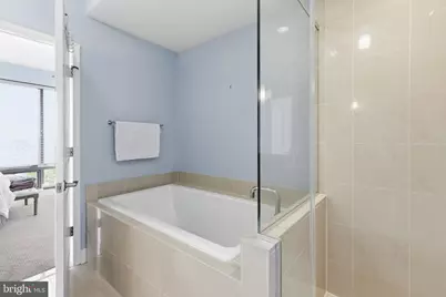 675 President Street #1406, Baltimore, MD 21202 - Photo 16
