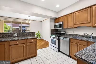 11 Hamill Road #11E, Baltimore, MD 21210 - Photo 8