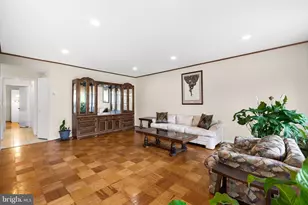 11 Hamill Rd, Baltimore, MD 21210 - Photo 14