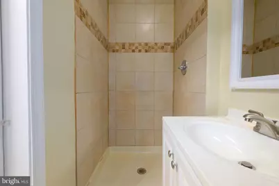 2818 N Calvert Street N, Baltimore, MD 21218 - Photo 46