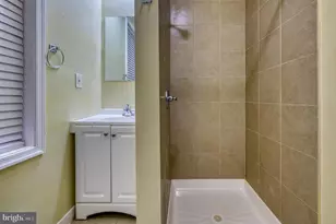 2818 N Calvert Street N, Baltimore, MD 21218 - Photo 10