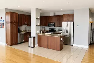 2772 Lighthouse Point E, Baltimore, MD 21224 - Photo 4