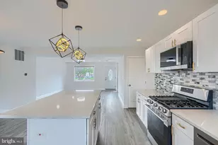 1007 Wildwood Pkwy, Baltimore, MD 21229 - Photo 8