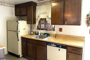 1009 Somerset St, Baltimore, MD 21202 - Photo 8