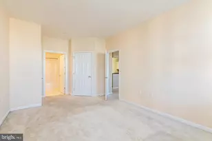 23 Pierside Dr, Baltimore, MD 21230 - Photo 18
