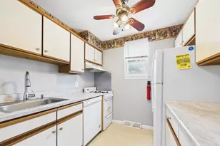 4414 Falls Bridge Dr, Baltimore, MD 21211 - Photo 6