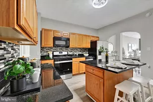 608 S Eaton St, Baltimore, MD 21224 - Photo 10