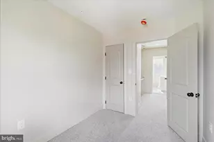 817 Wildwood Pkwy, Baltimore, MD 21229 - Photo 30